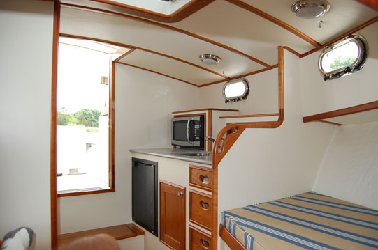 Campbell 31 Interior